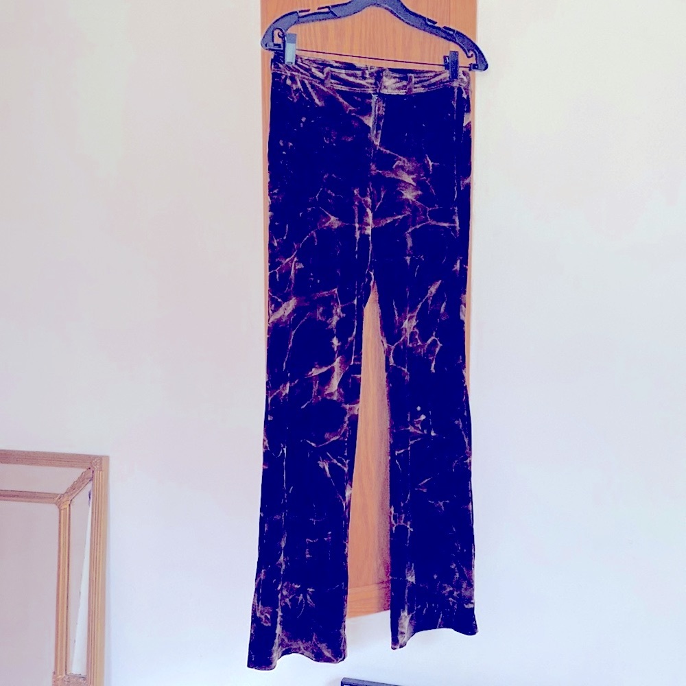 Betsey Johnson reptile print / pants